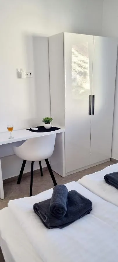 Apartment Dinary Apartman Vir