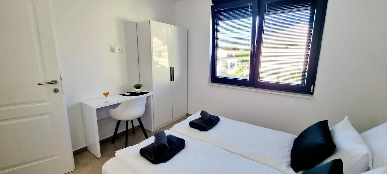 Dinary Apartman Vir