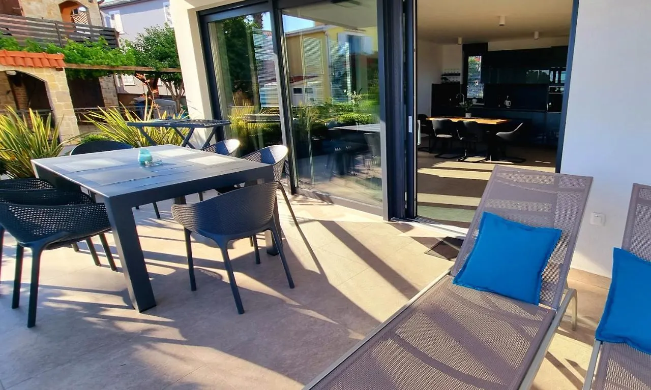 Apartment Dinary Apartman Vir Croatia