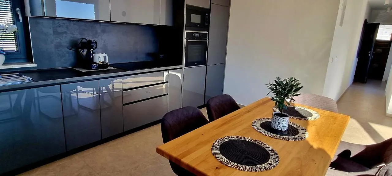 Apartment Dinary Apartman Vir