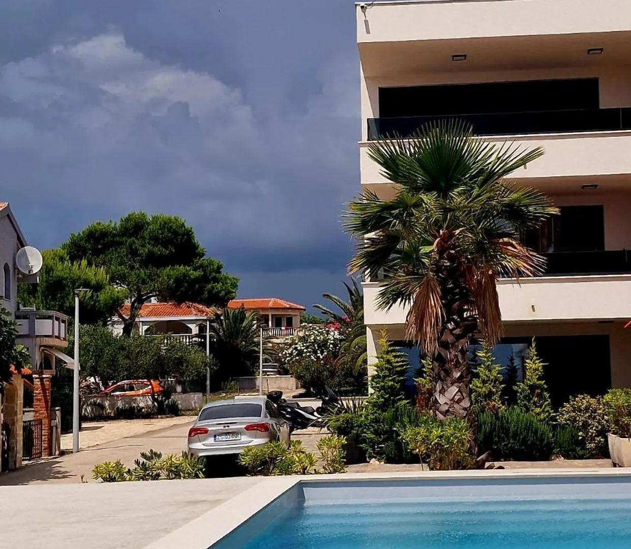 Dinary Apartman Vir
